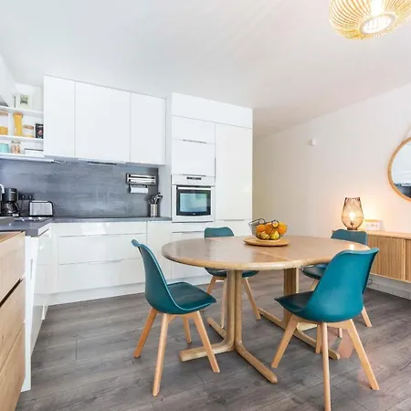 Apartment Salvy 2 Bedrooms Near The 300 Meters *