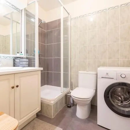 Apartment Salvy 2 Bedrooms Near The 300 Meters Antibes